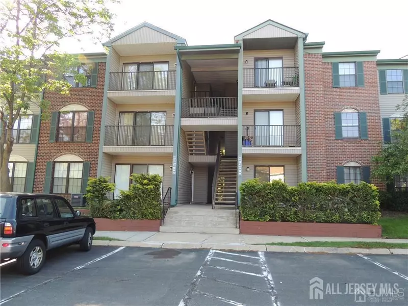 50 Fisher DR, Franklin, NJ 08823