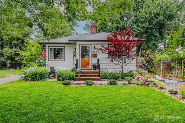 23 Elm AVE, Metuchen, NJ 08840