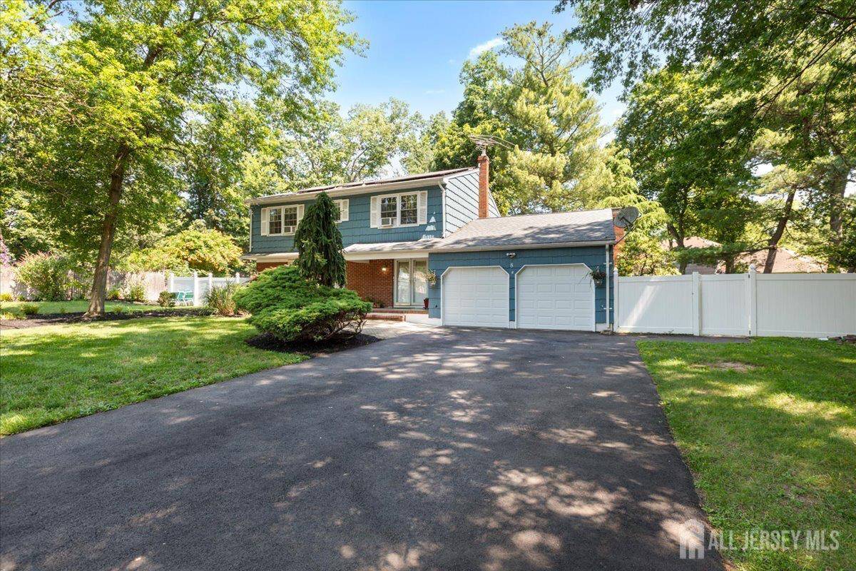 8 Garfield CT, North Brunswick, NJ 08902