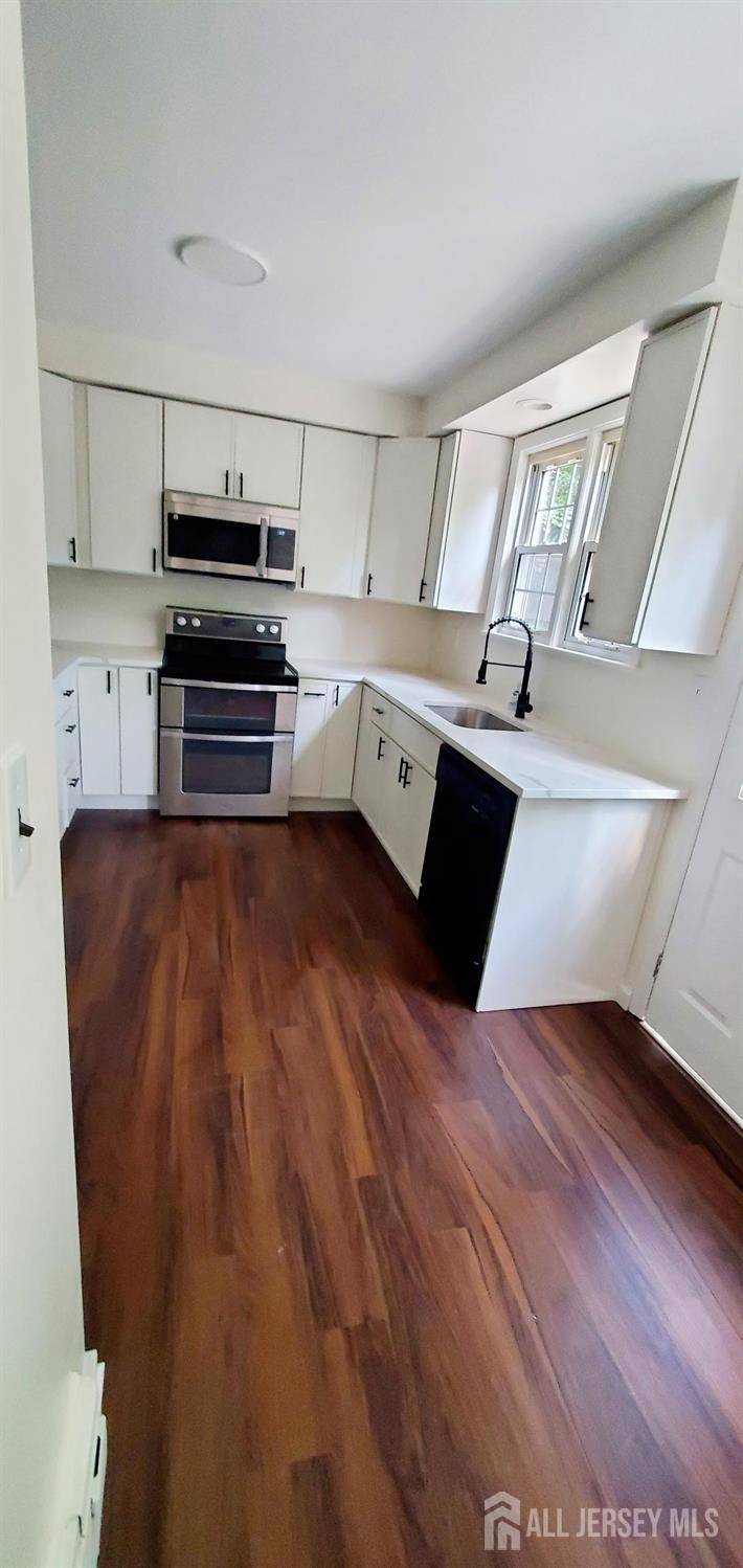 Bound Brook, NJ 08805,308 Codrington PL