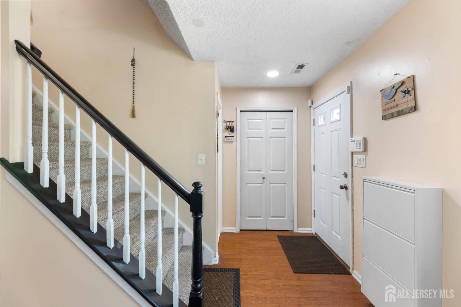 South Brunswick, NJ 08824,76 Lynnette CT