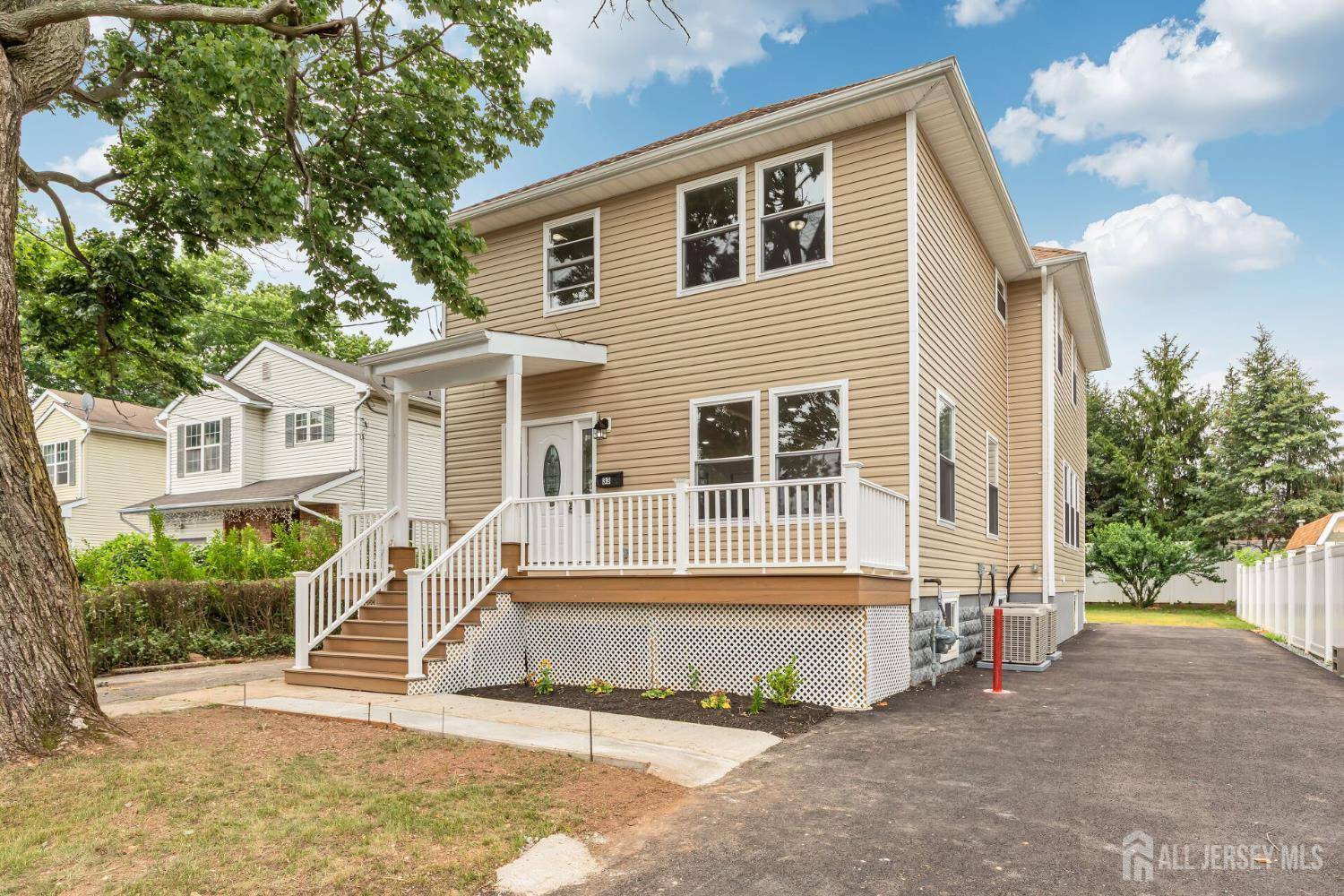 Edison, NJ 08817,33 Florence ST