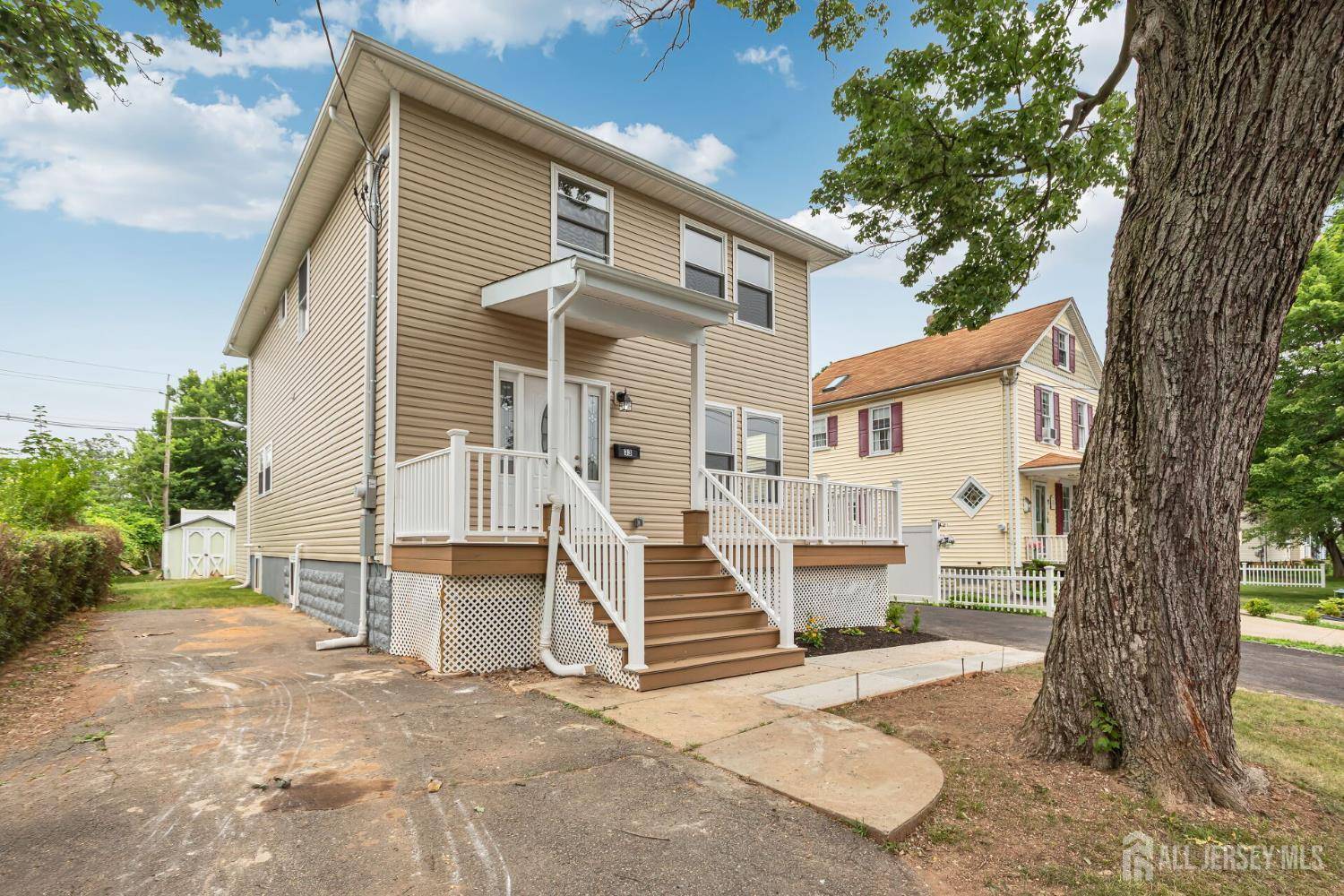 Edison, NJ 08817,33 Florence ST