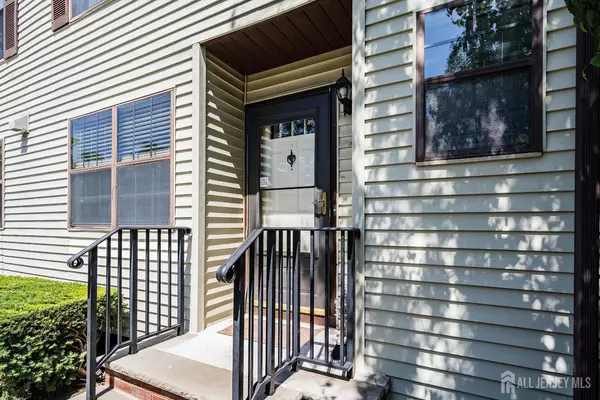 Edison, NJ 08817,711 Orlando ST