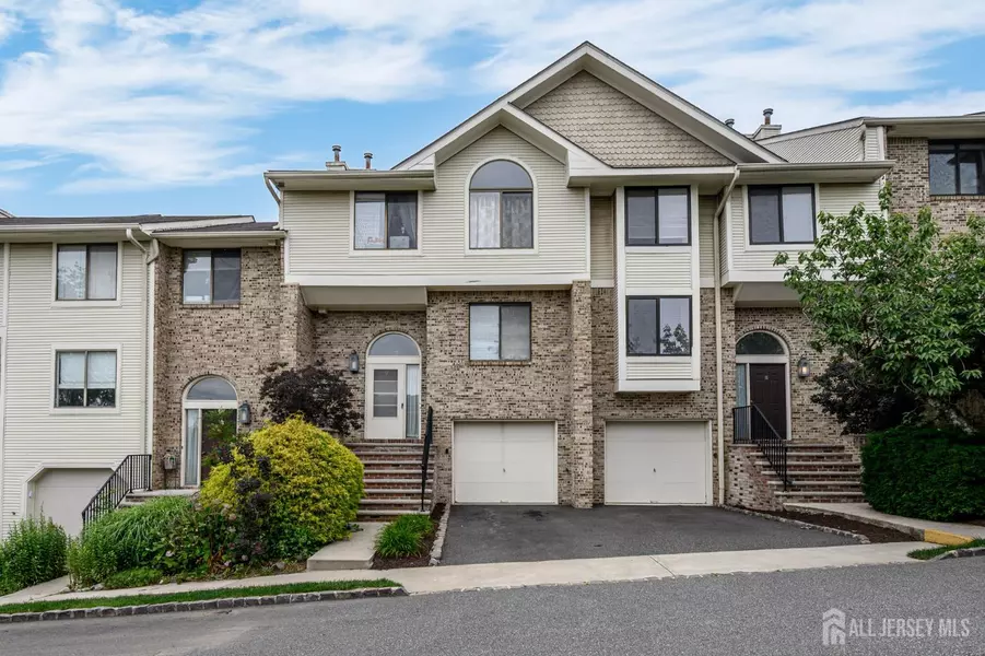 17 Louisburg SQ, Verona, NJ 07044