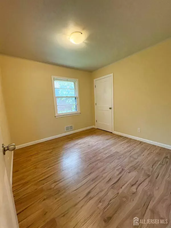 Highland Park, NJ 08904,500 Grove AVE