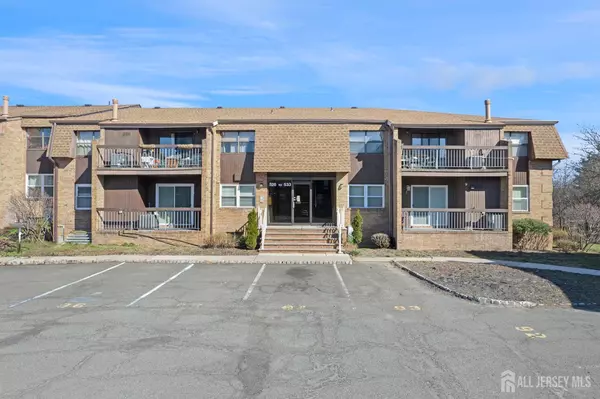 529 Sharon Garden CT, Woodbridge Proper, NJ 07095