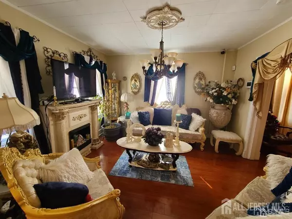Sewaren, NJ 07077,466 West AVE