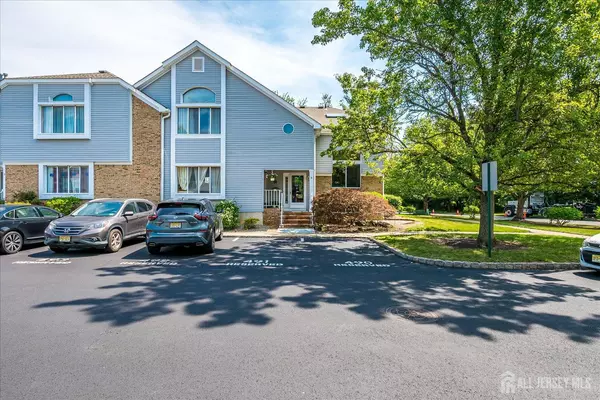 South Brunswick, NJ 08852,10 Joann CT