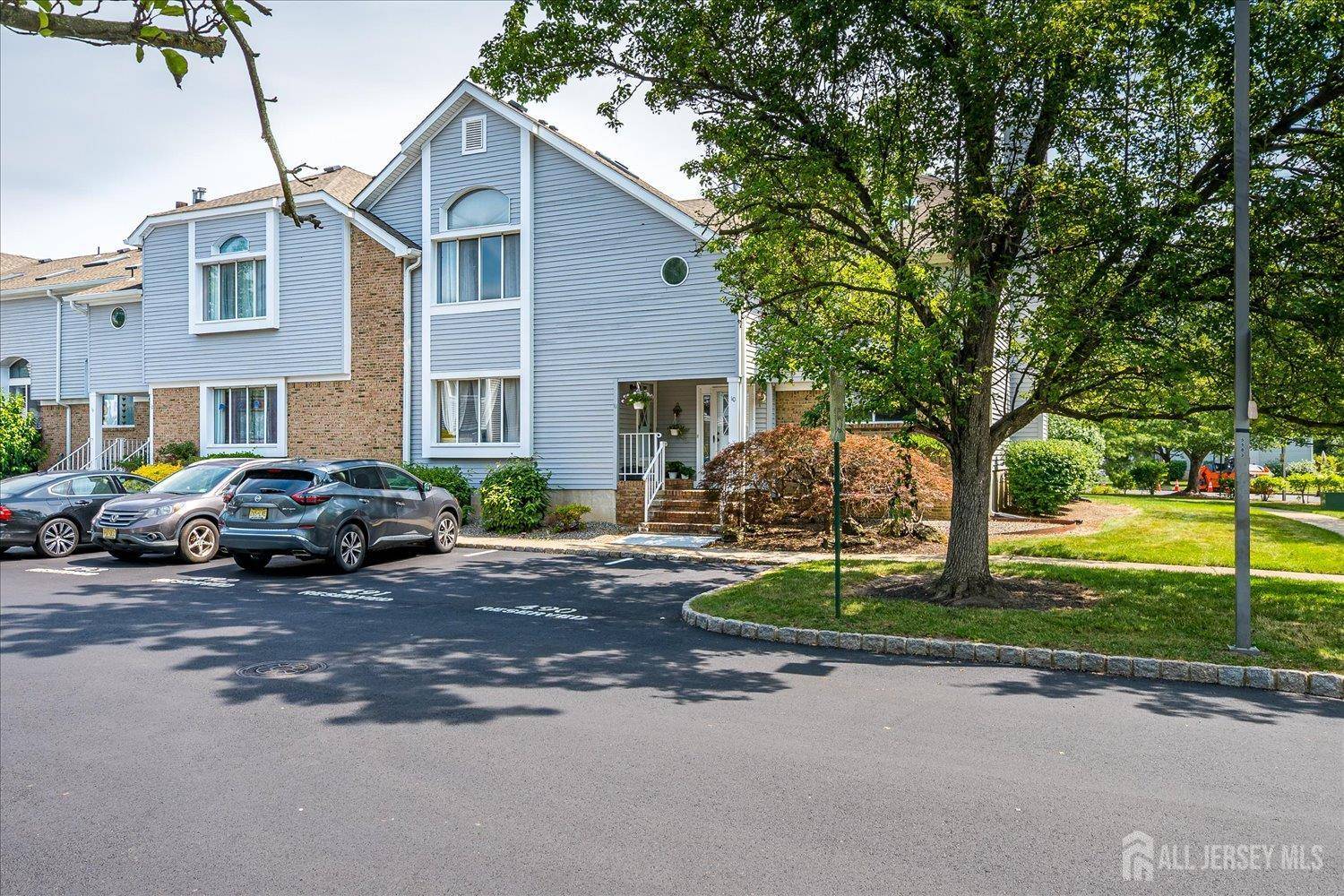 10 Joann CT, South Brunswick, NJ 08852