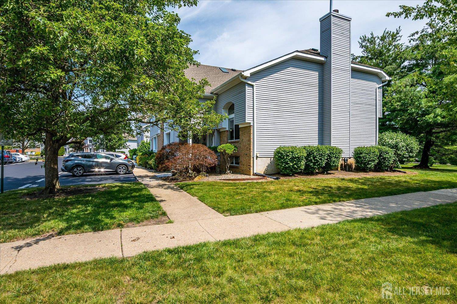 South Brunswick, NJ 08852,10 Joann CT