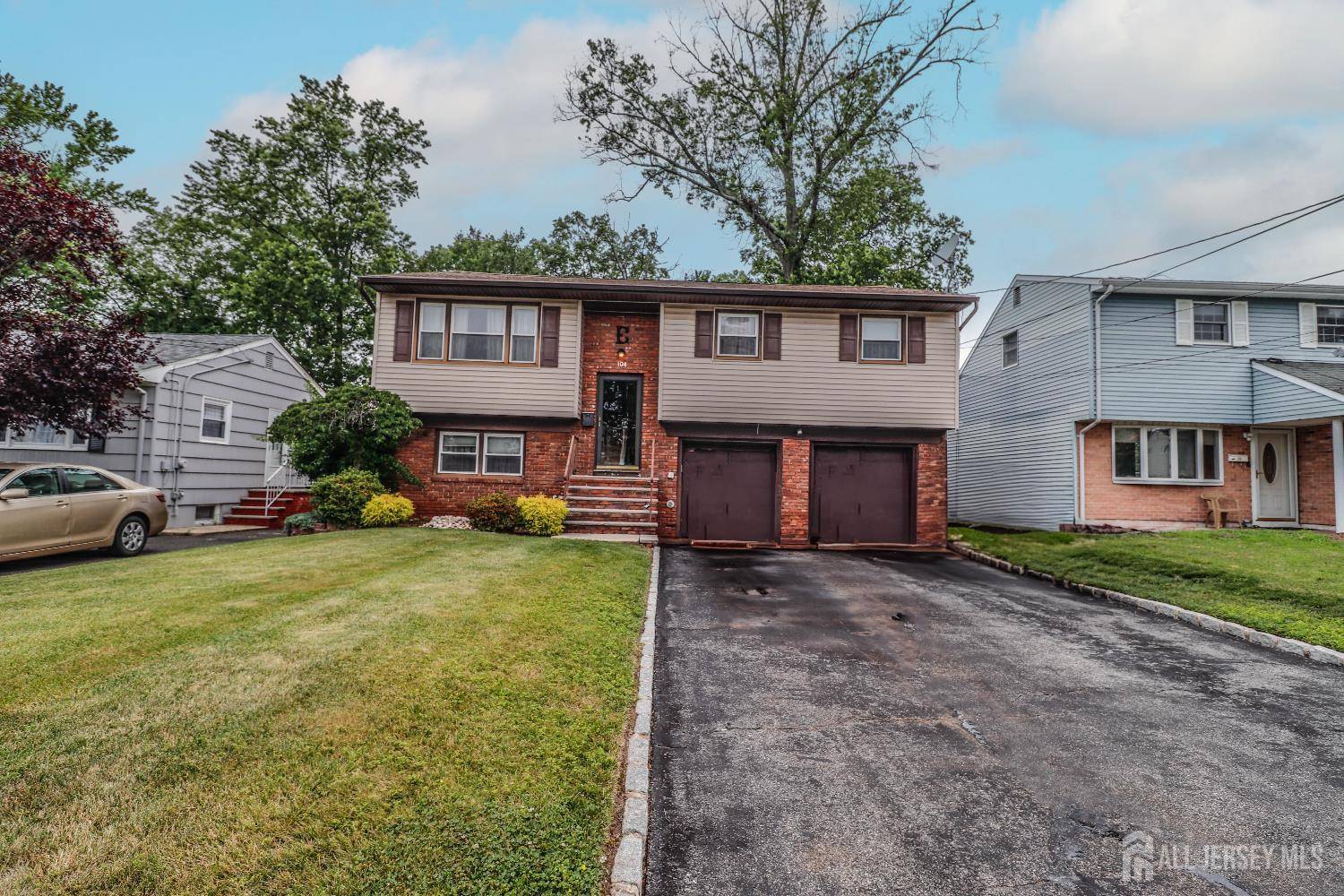 104 Elizabeth AVE, Iselin, NJ 08830