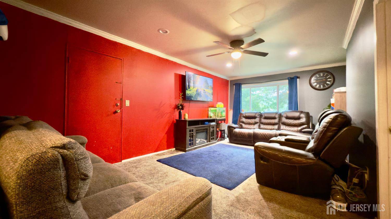 East Brunswick, NJ 08816,7 Lake AVE #1B