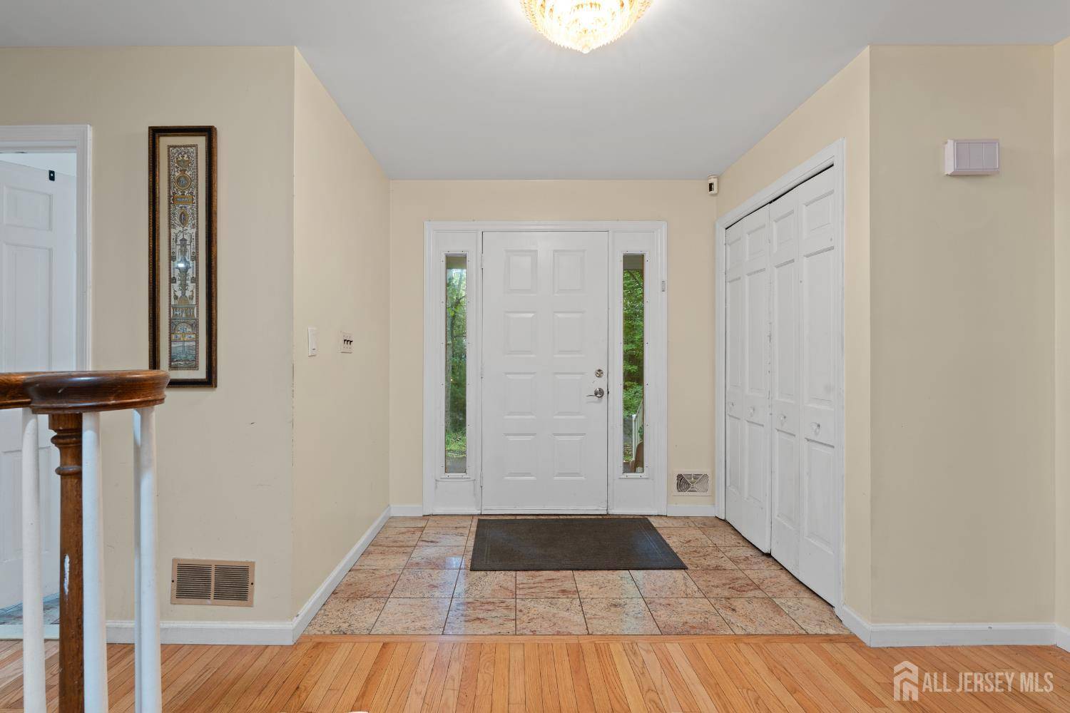 North Brunswick, NJ 08902,910 Curtis PL
