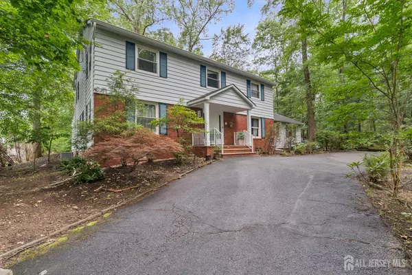 910 Curtis PL, North Brunswick, NJ 08902