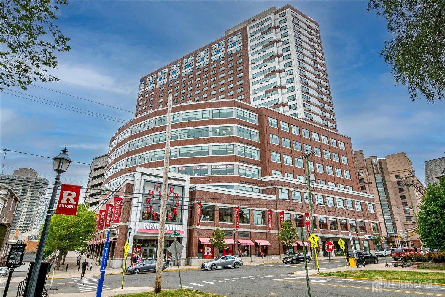 New Brunswick, NJ 08901,110 Somerset ST #2107