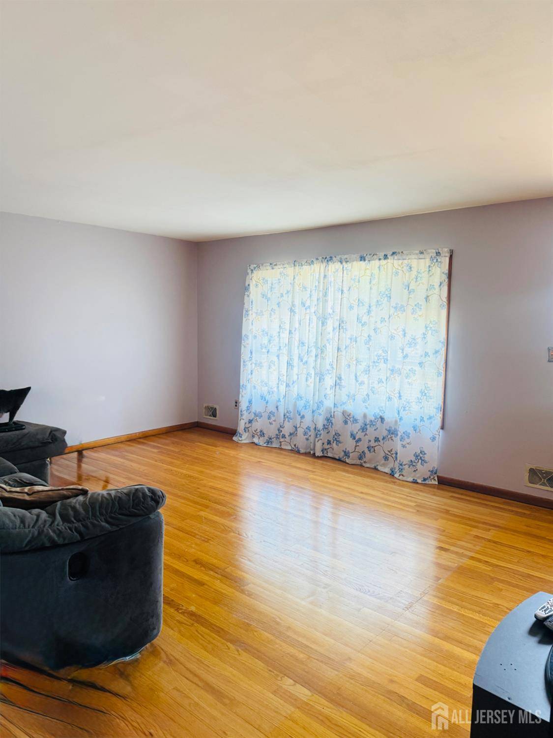 Colonia, NJ 07067,93 N Washington AVE N