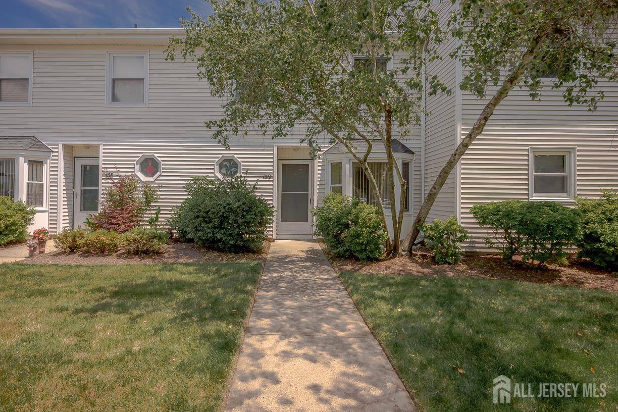 139 Baron LN, East Brunswick, NJ 08816