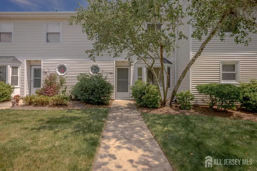 139 Baron LN, East Brunswick, NJ 08816