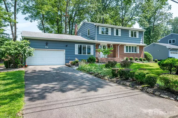 Edison, NJ 08820,40 Montclair AVE