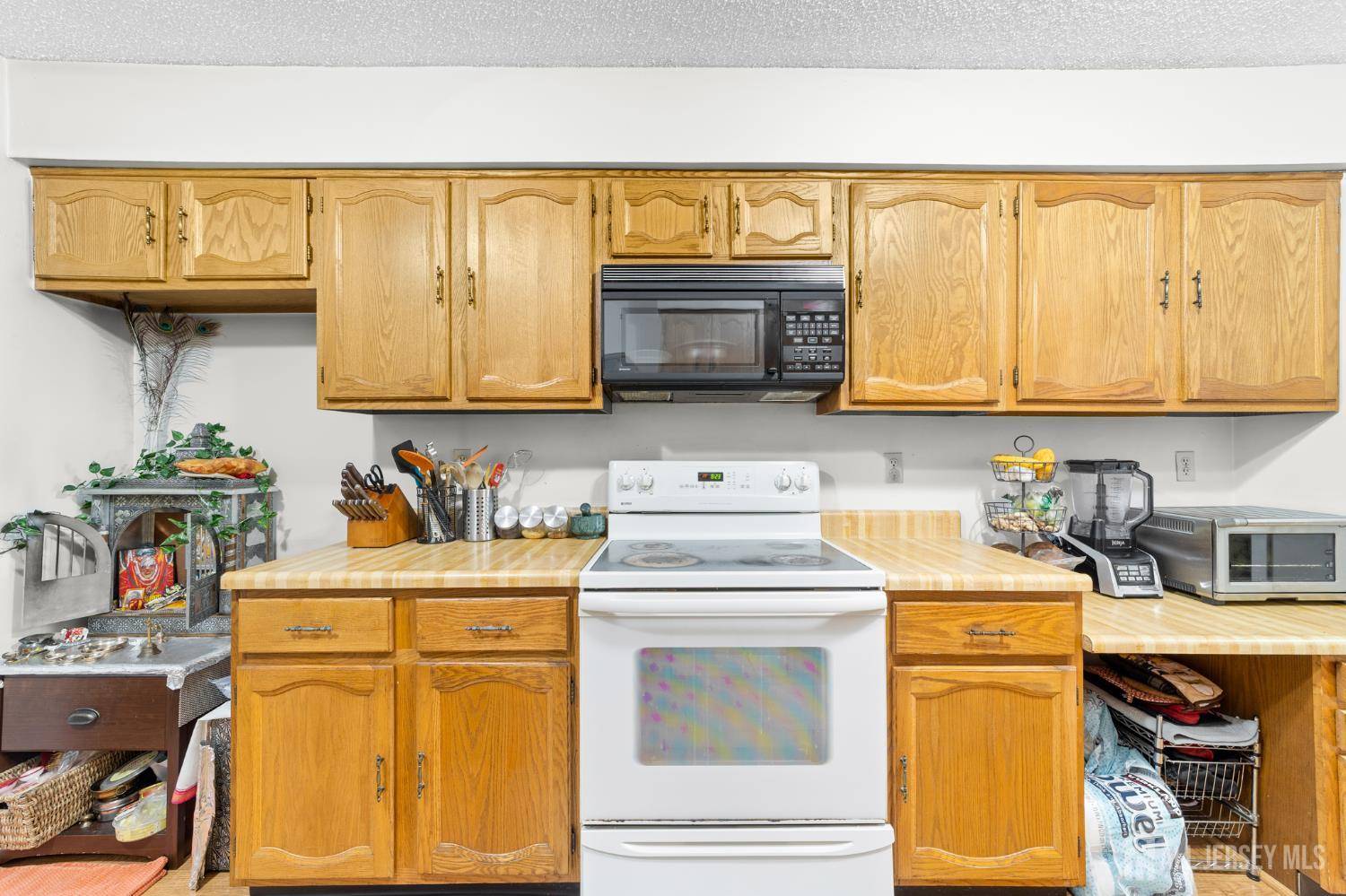 Plainsboro, NJ 08536,54 Thoreau DR