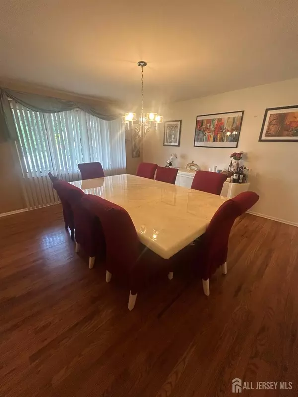 East Brunswick, NJ 08816,31 Edward ST