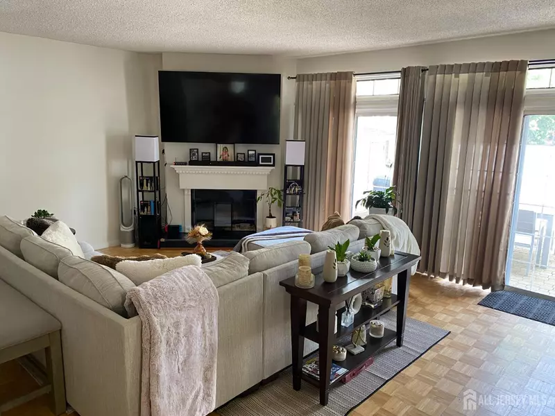 29 Borelle SQ, Sayreville, NJ 08859