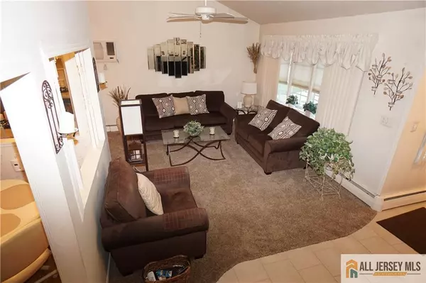 Colonia, NJ 07067,262 Amherst AVE