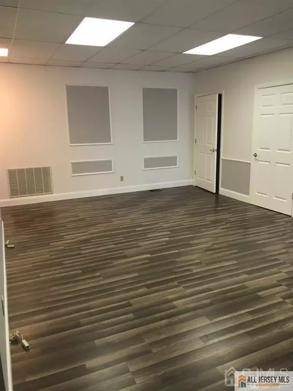 East Brunswick, NJ 08816,2 Brier Hill CT #F-2B