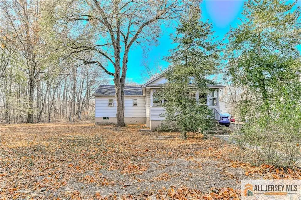 Helmetta, NJ 08828,57 Railroad AVE