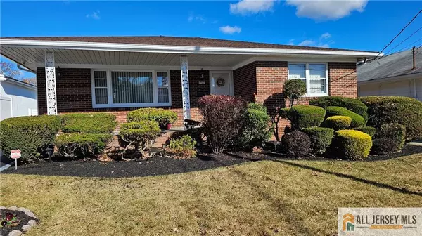 700 Vincent PL, Perth Amboy, NJ 08861