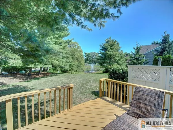 Monroe, NJ 08831,24 Cypress Point LN