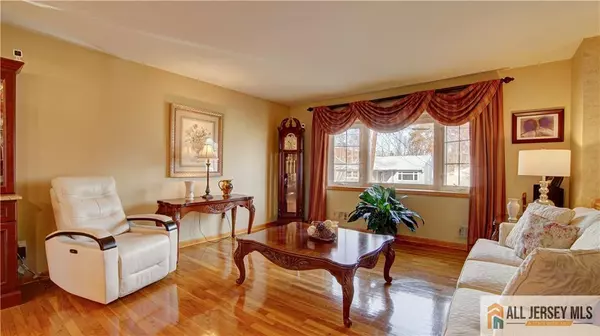 Woodbridge Proper, NJ 07095,111 Willry ST