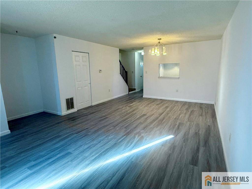 Piscataway, NJ 08854,196 Hampshire CT #2196