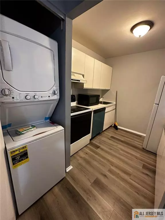 Newark, NJ 07102,111 Mulberry ST #3p