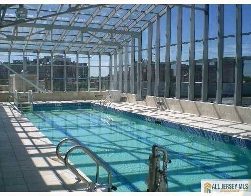 New Brunswick, NJ 08901,1 Spring ST #2004