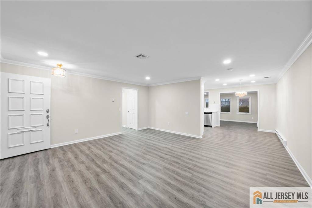Monroe, NJ 08831,284 Tabor RD #284B