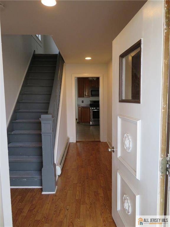 Edison, NJ 08837,56 New ST