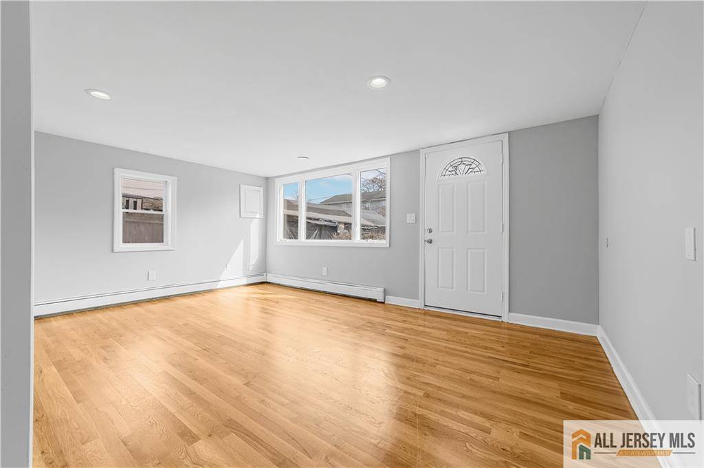 Monroe, NJ 08831,27 Marryott ST