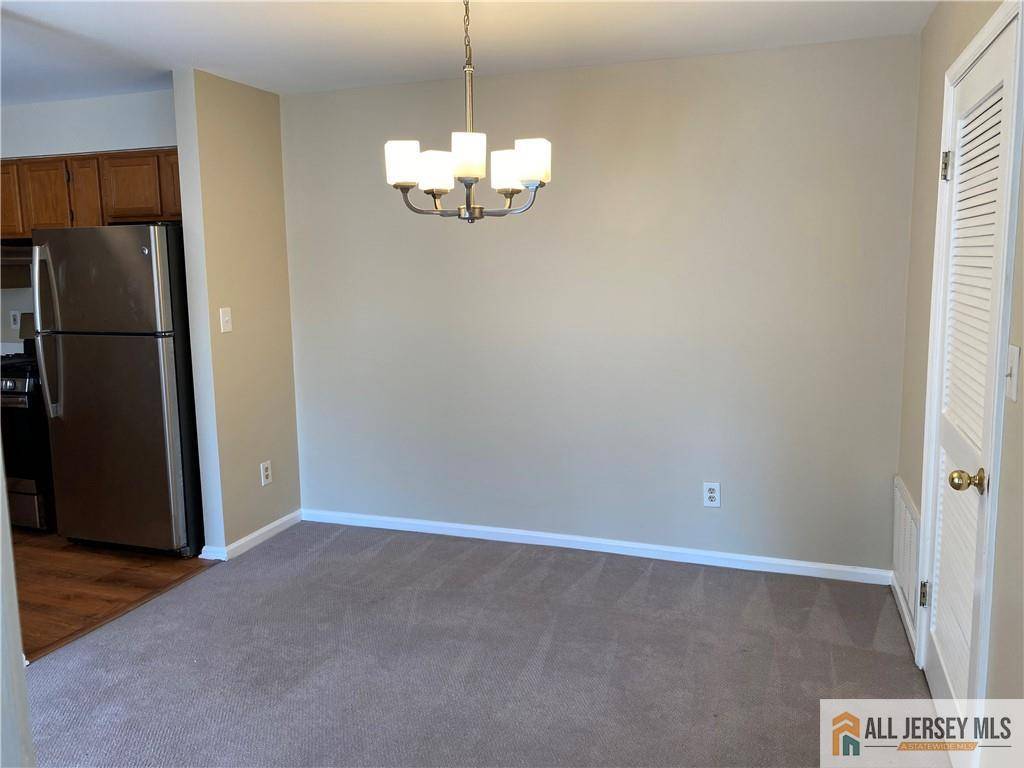 Edison, NJ 08817,224 Waterford DR