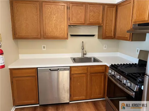 Edison, NJ 08817,224 Waterford DR