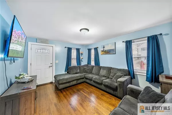 Avenel, NJ 07001,43 Livingston AVE