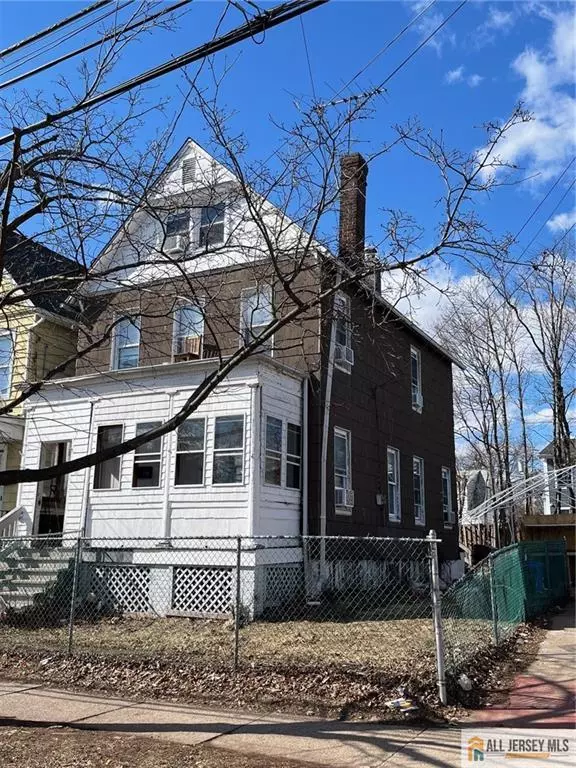 43 Senior ST, New Brunswick, NJ 08901