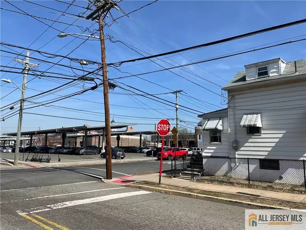 New Brunswick, NJ 08901,34 Bartlett ST