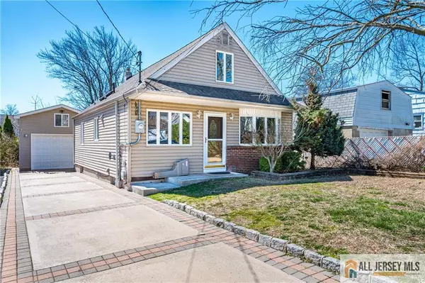 81 Coakley ST, Iselin, NJ 08830
