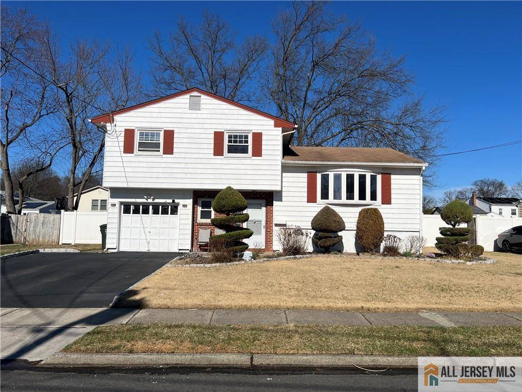 79 Winding WAY, Iselin, NJ 08830