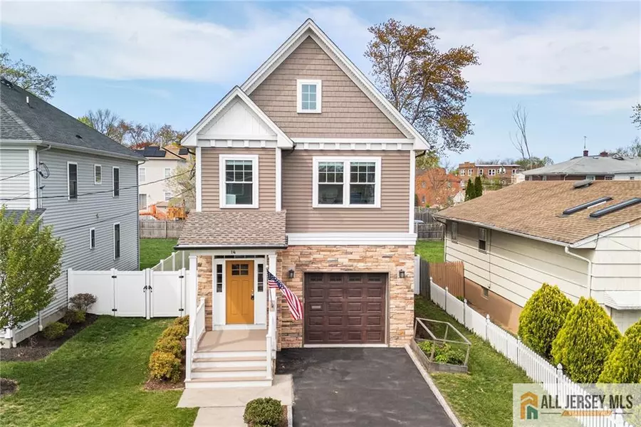 14 Brunswick AVE, Metuchen, NJ 08840