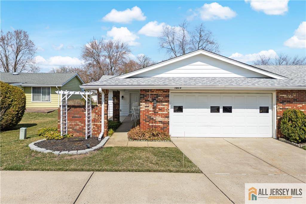 180 Mimosa PLZ #180A, Monroe, NJ 08831