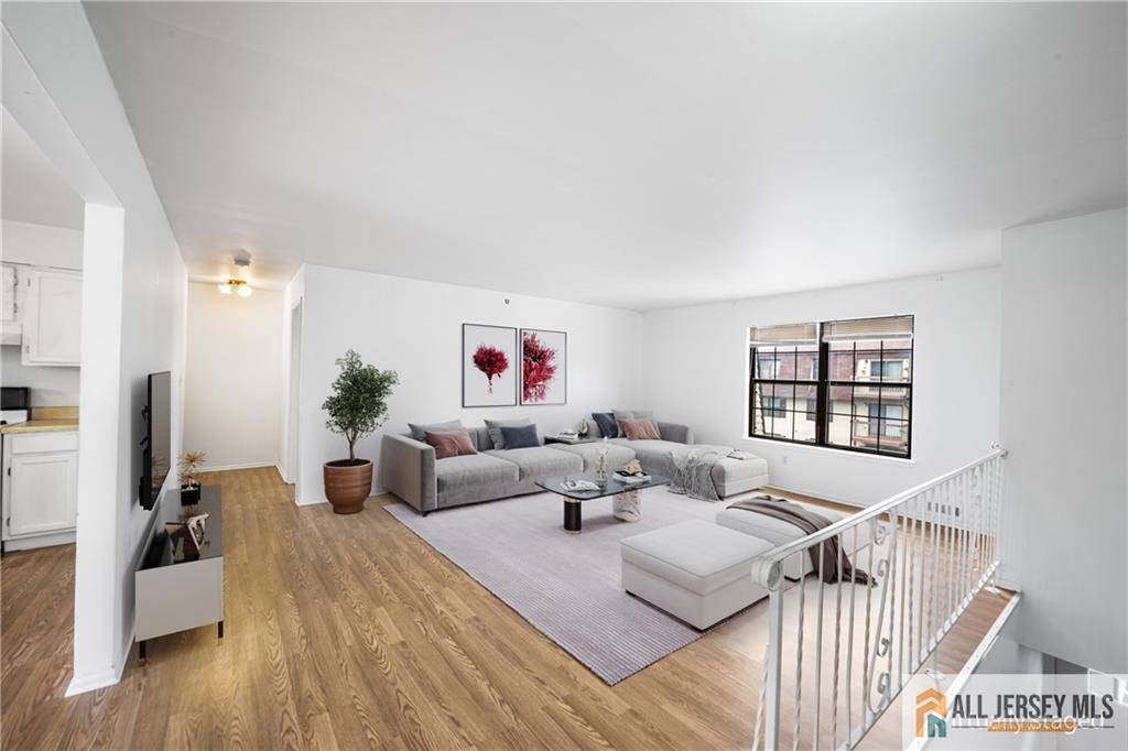 221 Orlando ST, Edison, NJ 08817
