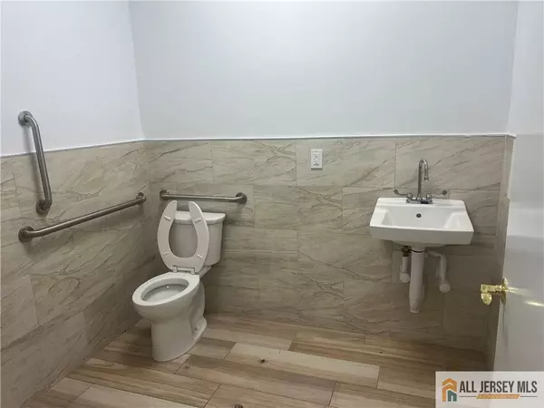 Perth Amboy, NJ 08861,198 Fayette ST